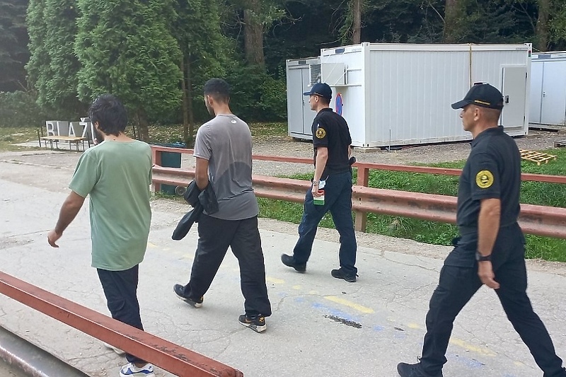 Pretres u migrantskom centru Blažuj: Oduzeto hladno oružje, otkriveno 30 neevidentiranih migranata