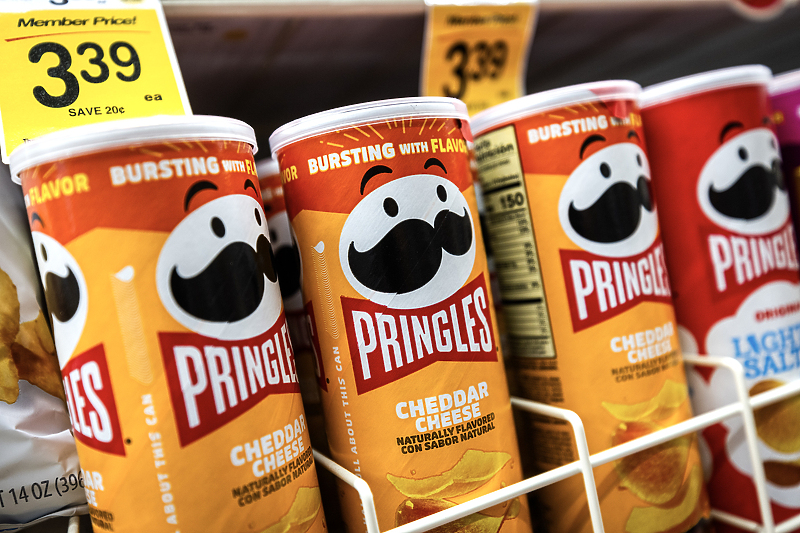 Američka kompanija Kellanova proizvodi i čips Pringles (Foto: EPA-EFE)