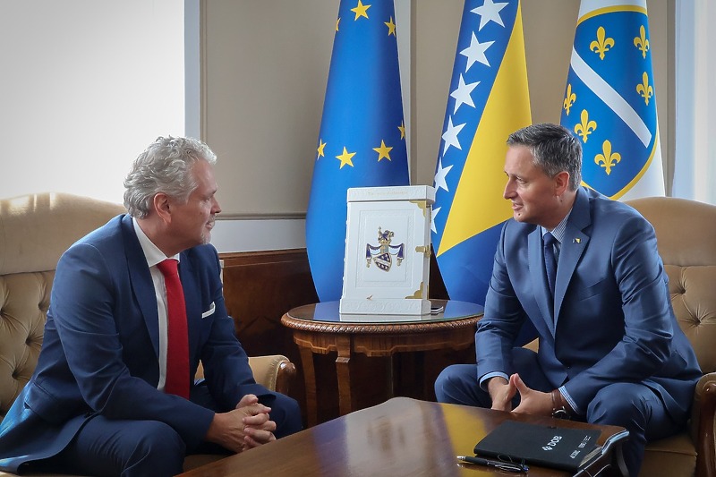 Johann Sattler i Denis Bećirović (Foto: Predsjedništvo BiH)