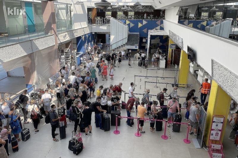 Putnički terminal Međunarodnog aerodroma Tuzla (Foto: A. K./Klix.ba)