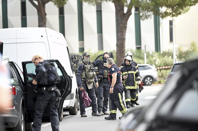 Policija u Francuskoj (Foto: EPA-EFE)