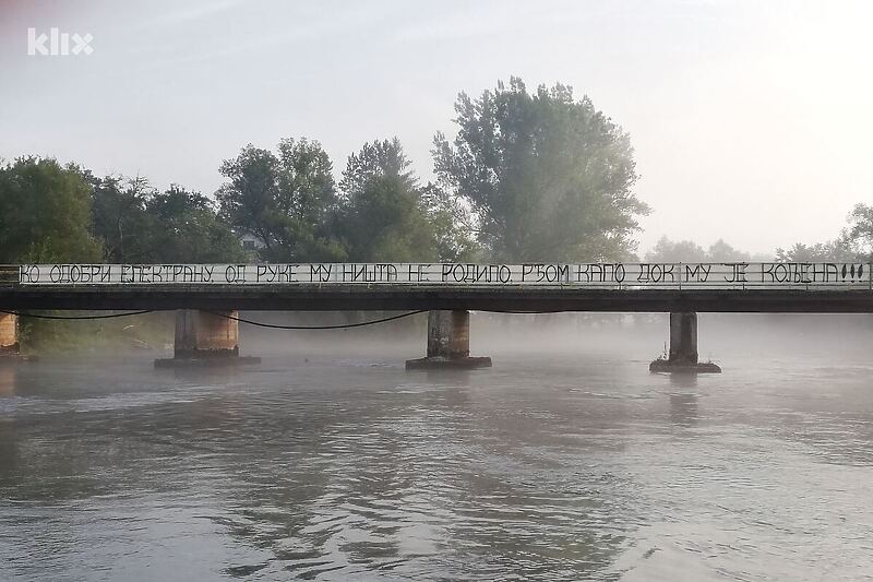 Transparent istaknut u Šipovu (Foto: Čitatelj)