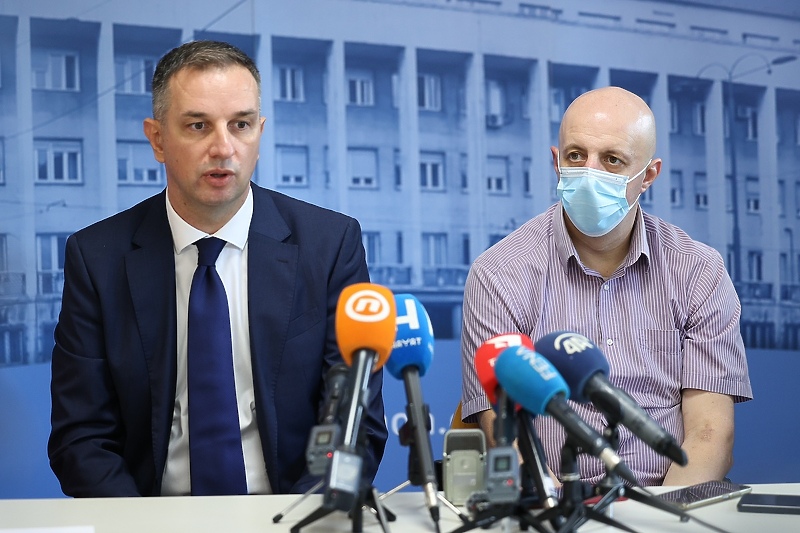 Doktor Nermir Granov i pacijent Aldin Hajdarević (Foto: I. L./Klix.ba)