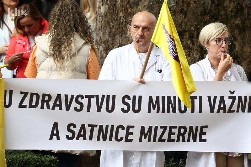 Fotografija sa prošlogodišnjih protesta (Foto: I. L./Klix.ba)