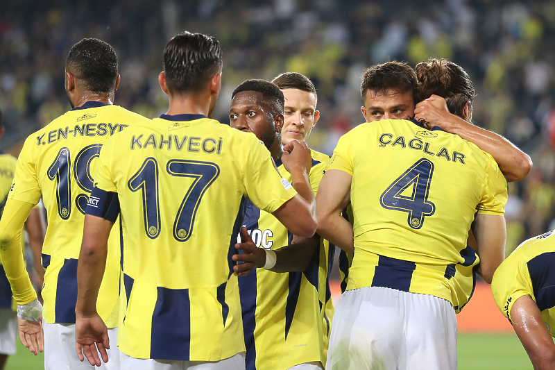 Slavlje igrača Fenerbahčea nakon prvog gola (Foto: EPA-EFE)