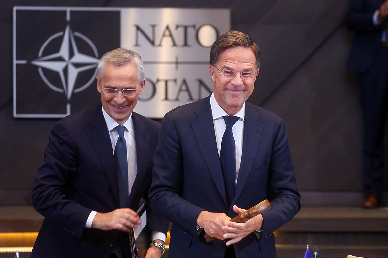 Jens Stoltenberg i Mark Rutte (Foto: EPA-EFE)