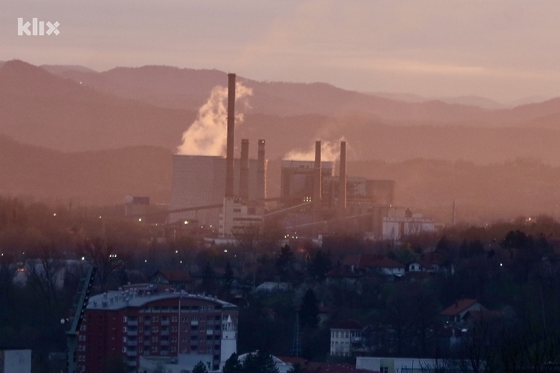 Tuzla u periodu prekomjernog zagađenja zraka (Foto: A. K./Klix.ba)