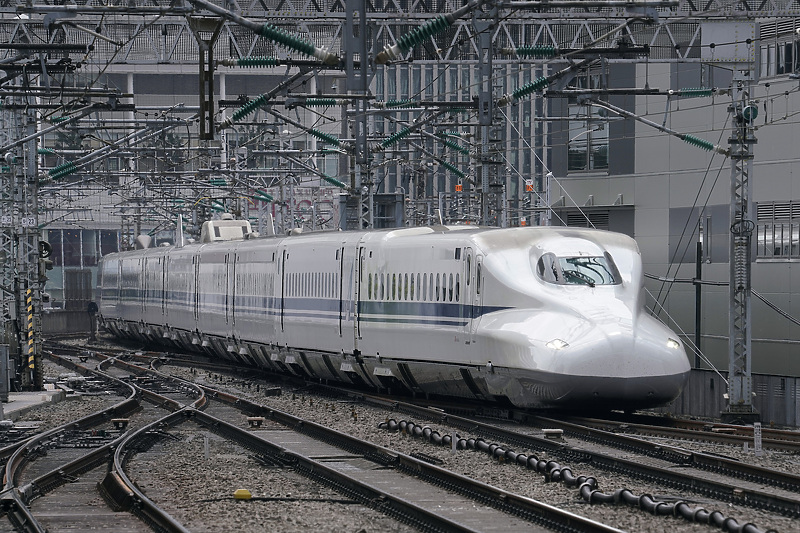 Shinkansen vozovi na pojedinim dionicama razvijaju brzinu veću od 300 kilometara na sat (Foto: EPA-EFE)