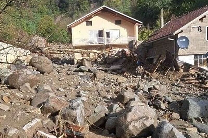 Poplave u selu Zlate kod Jablanice (Foto: Dževad Šašić/Facebook)