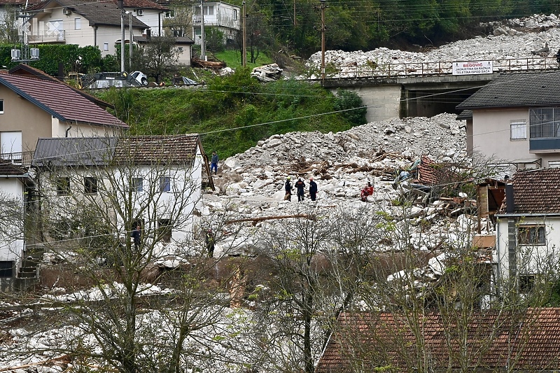 Donja Jablanica: Spasilačke ekipe su na terenu od petka (Foto: V. D./Klix.ba)