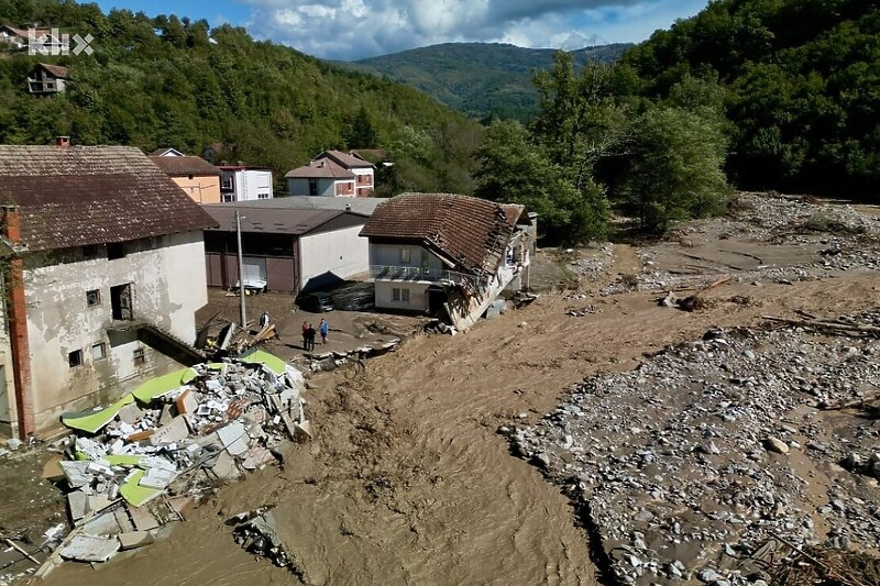 Buturović Polje: Uništen veliki broj kuća (Foto: D. S./Klix.ba)