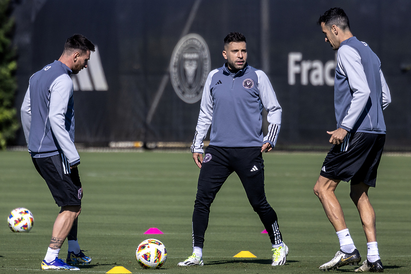 Lionel Messi, Jordi Alba i Sergio Busquets (Foto: EPA-EFE)