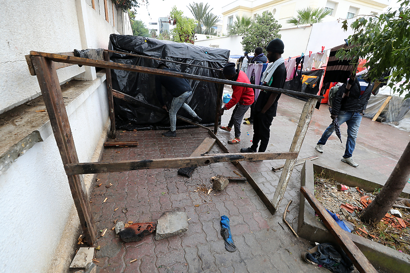 Migranti u Tunisu (Foto: EPA-EFE)