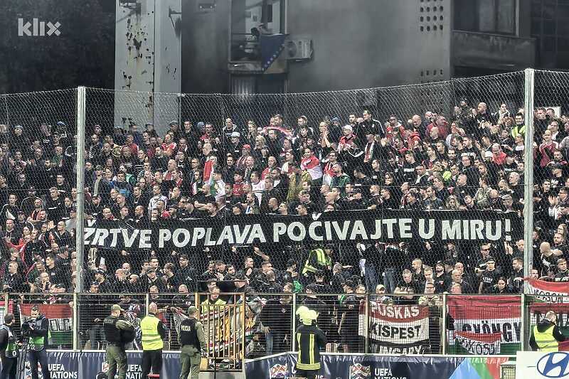 Parola mađarskih navijača (Foto: E. M./Klix.ba)