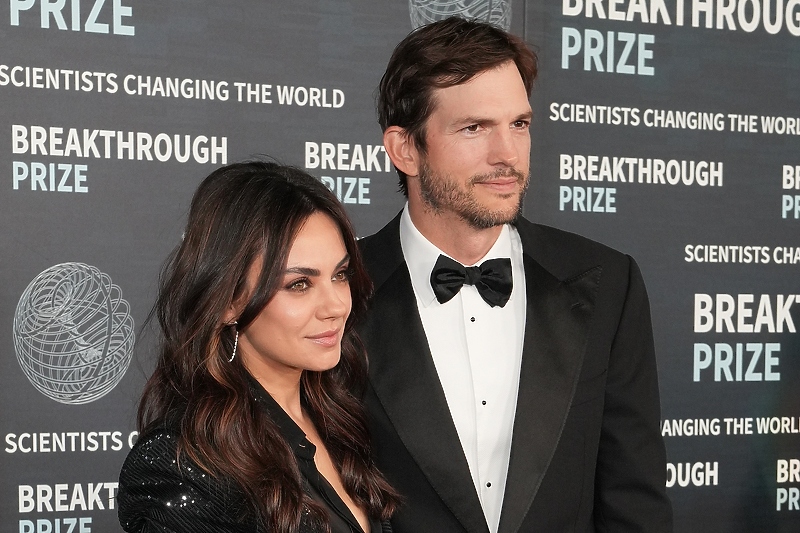 Mila Kunis i Ashton Kutcher (Foto: EPA-EFE)