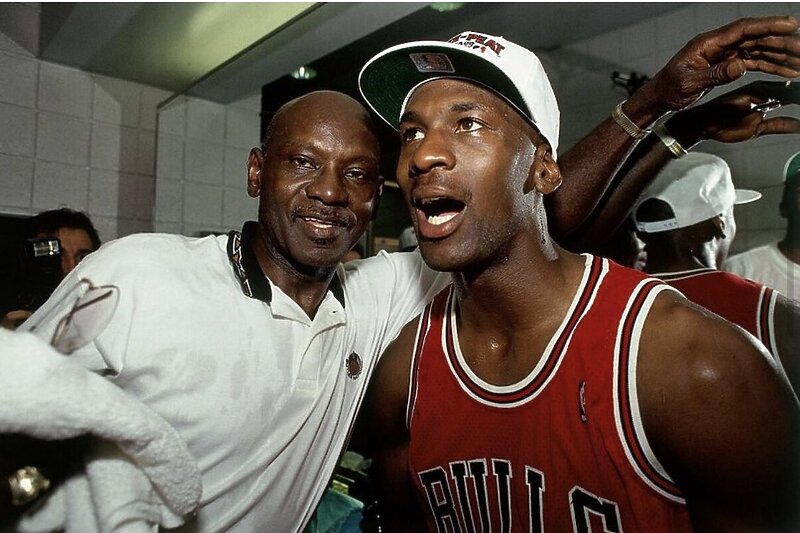 Michael Jordan s ocem Jamesom (Foto: Twitter)