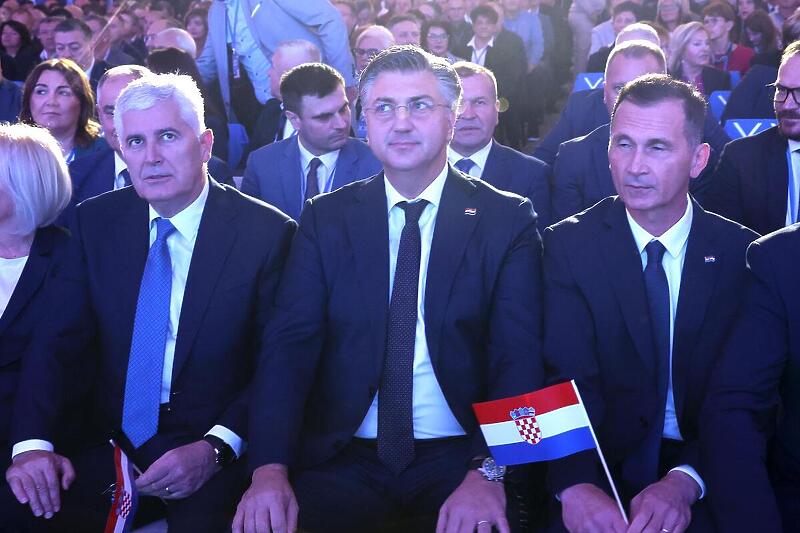 Dragan Čović, Andrej Plenkvoić i Dragan Primorac na Općem saboru HDZ-a (Foto: Duško Jaramaz/Pixsell