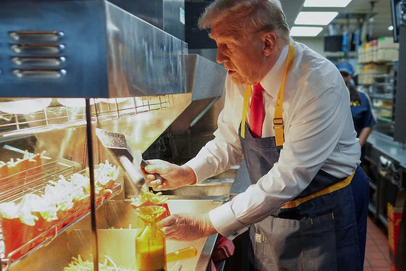 Donald Trump radio u kuhinji McDonaldsa (Foto: Reuters)