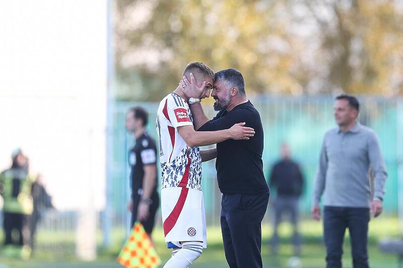 Gattuso u zagrljaju s igračem Hajduka (Foto:Slavko Midzor/PIXSELL)