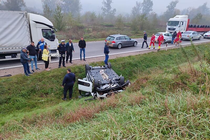 Dvije nesreće u samo nekoliko metara (Foto: Čitatelj)