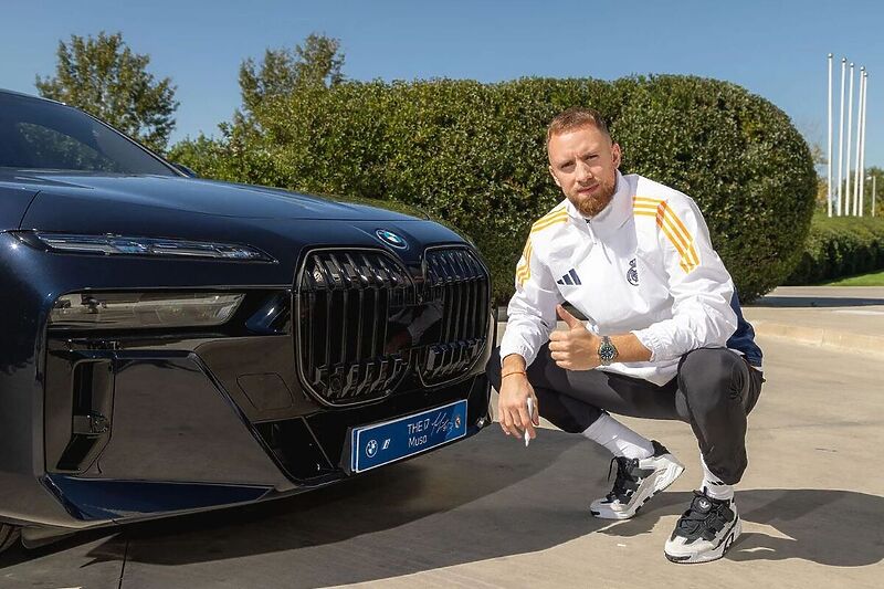 Džanan Musa dobio novi automobil (Foto: Real Madrid Basket)