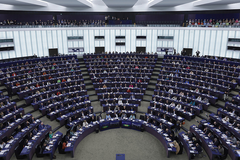 Evropski parlament glasao za slanje 35 milijardi eura u Ukrajinu (Foto: EPA-EFE)