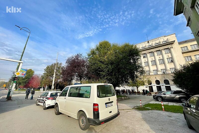 Policija obavlja uviđaj nakon pucnjave u Sarajevu (Foto: T. S./Klix.ba)