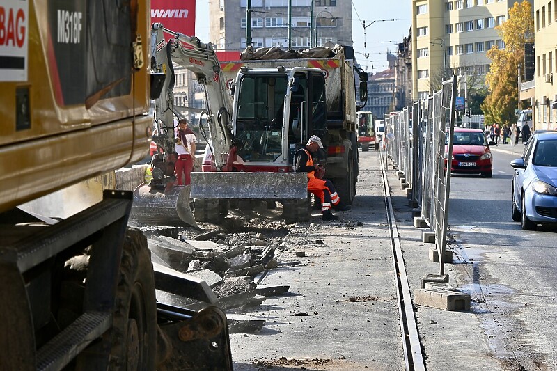 Rekonstrukcija saobraćajnice u sarajevskoj ulici Obala Kulina bana (Foto: V. D./Klix.ba)