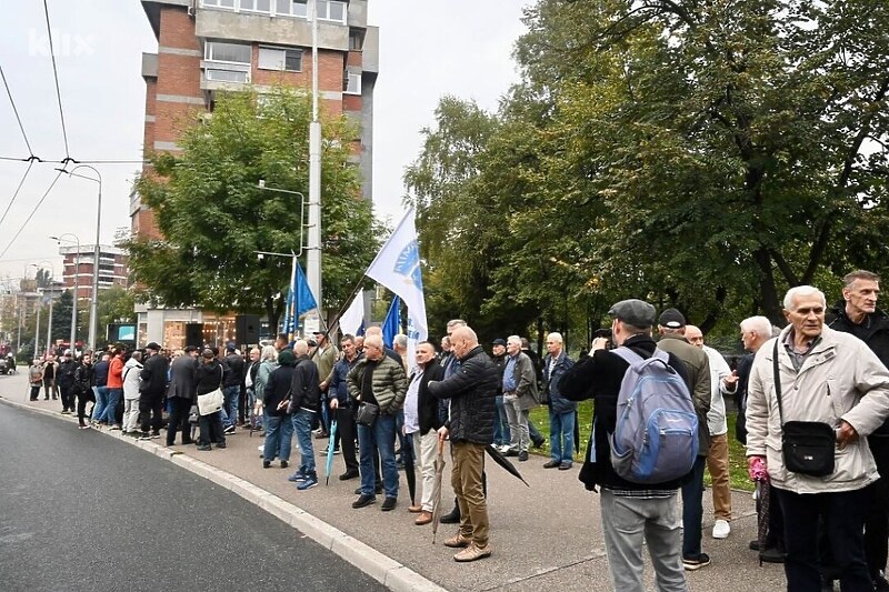 Protest ispred OHR-a koji je održan 17. oktobra 2024. godine (Foto: T. S./Klix.ba)