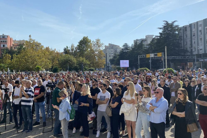 Protesti roditelja u Crnoj Gori zbog novih zločina dječaka koji je prošle godine napao Al Dinovog sina