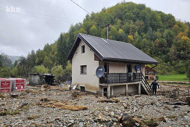 Selo Deževice kod Kreševa nedugo nakon poplava (Foto: Klix.ba)