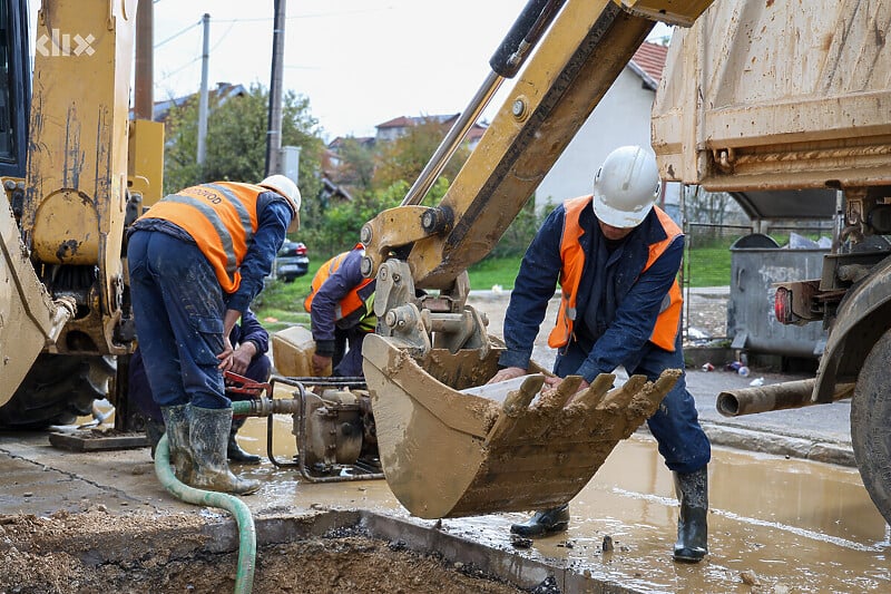 Popravka kvara na glavnom sarajevskom cjevovodu (Foto: I. L./Klix.ba)