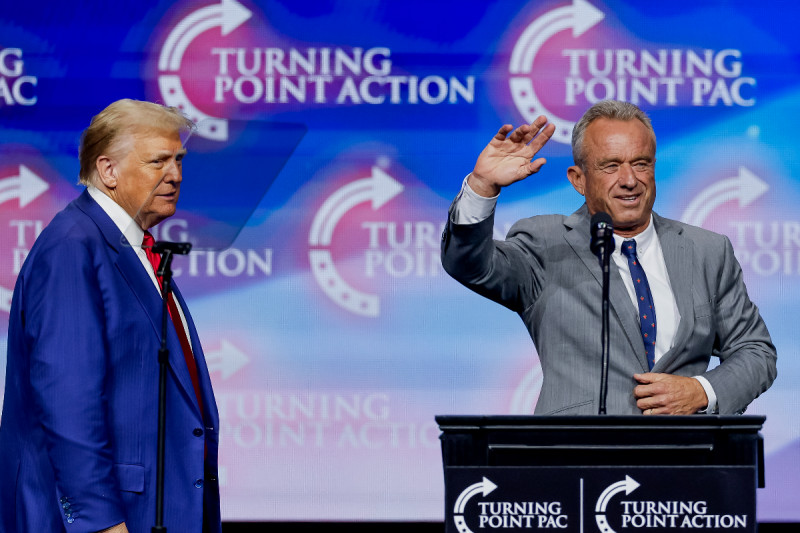 Donald Trump i Robert F. Kennedy Jr. (Foto: EPA-EFE)