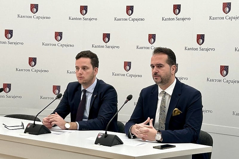 Premijer KS Nihad Uk i kantonalni ministar finansija Afan Kalamujić (Foto: Vlada KS)