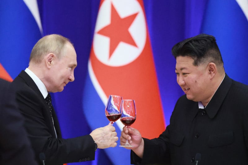 Vladimir Putin i Kim Jong-un (Foto: EPA-EFE)