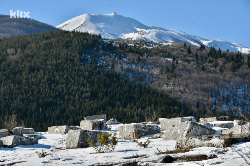 Stećci u Prečanskom polju (Foto: I. Š./Klix.ba)