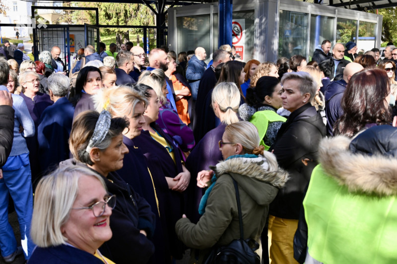 Nezadovoljni radnici KCUS-a održali protest