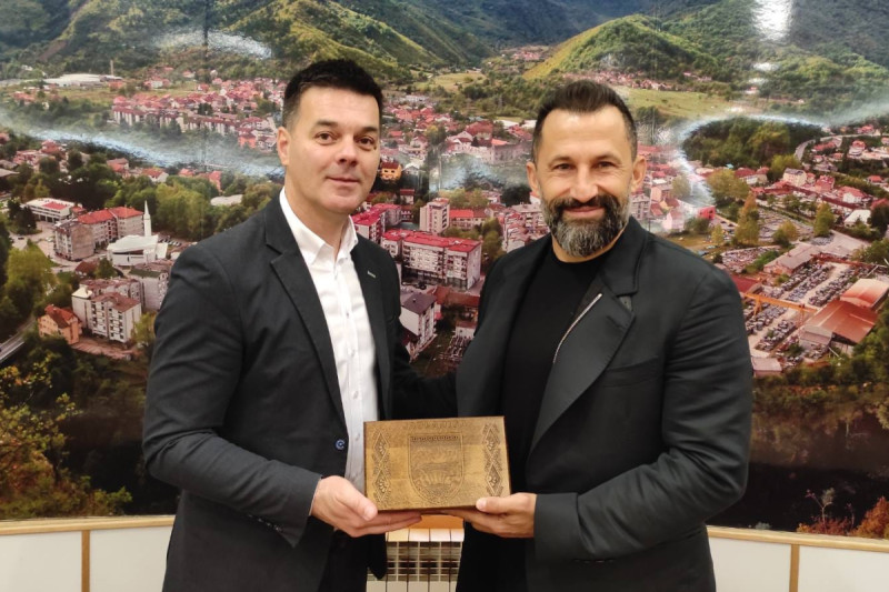 Načelnik Općine Jablanica Damir Šabanović i Hasan Salihamidžić (Foto: Facebook)