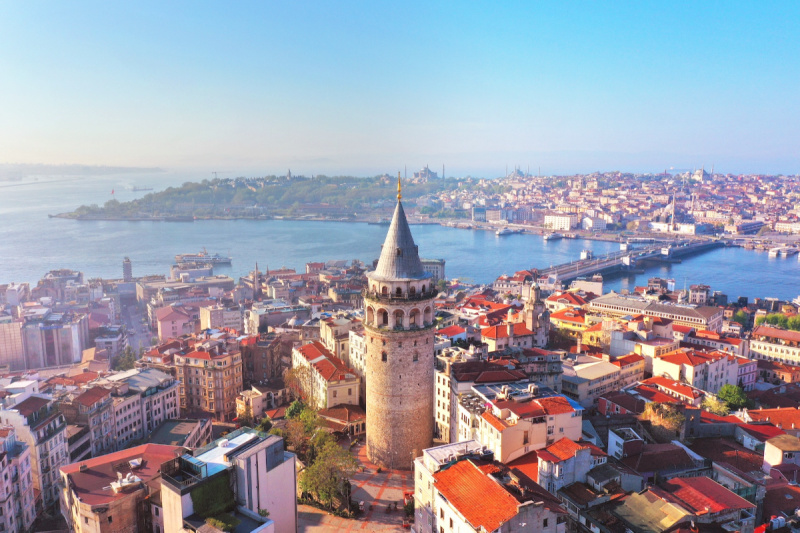 Panorama Istanbula s Galata kulom