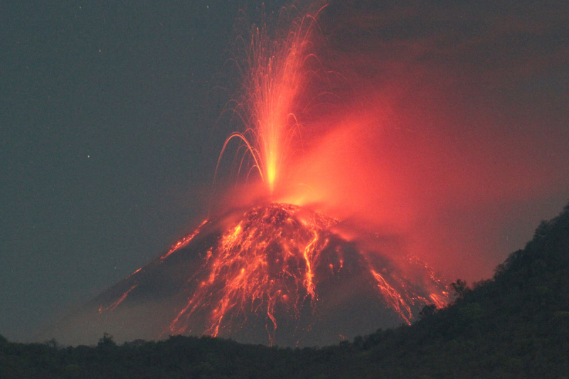 Spektakularna erupcija (Foto: Reuters)