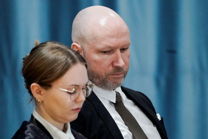 Advokatica Marte Lindholm i Anders Behring Breivik (Foto: Reuters)