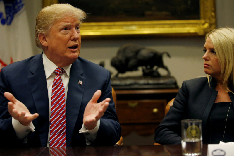 Donald Trump i Pam Bondi (Foto: Reuters)