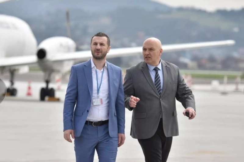 Semir Efendić i direktor Aerodroma u Sarajevu Alan Bajić