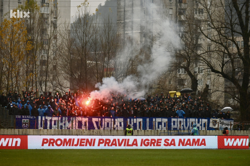 Navijači pružaju veliku podršku Plavima (Foto: T. S./Klix.ba)