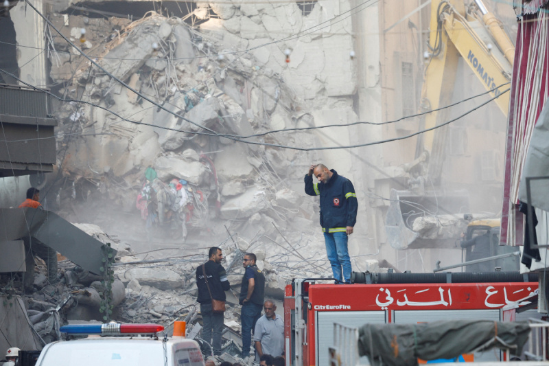 Izrael je koristio bombe za uništavanje bunkera u napadu, ostavljajući dubok krater (Foto: Reuters)