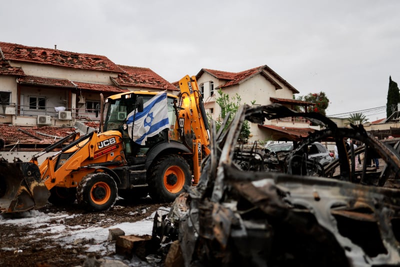 Izrael: Izraelska zastava postavljena na područje na koje je ispaljen projektil iz Libana (Foto: Reuters)