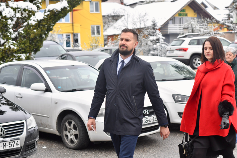 Fikret Hodžić ispred Suda BiH (Foto: T. S./Klix.ba)