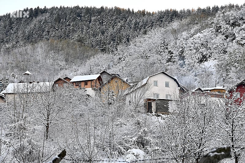 Ugrožene kuće na Širokači (Foto: V. D./Klix.ba)