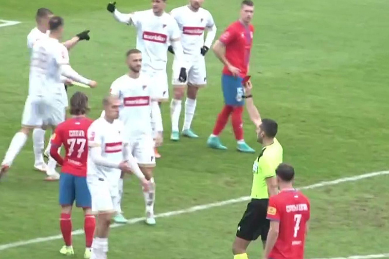 Gigović pokazao direktan crveni karton (Foto: Screenshot)