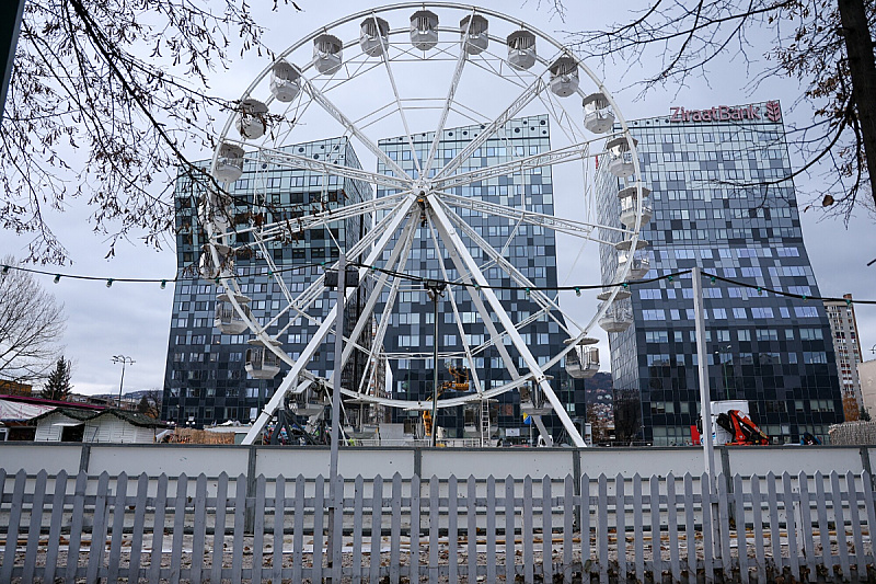 Panoramski točak stigao u Sarajevo (Foto: I. L./Klix.ba)